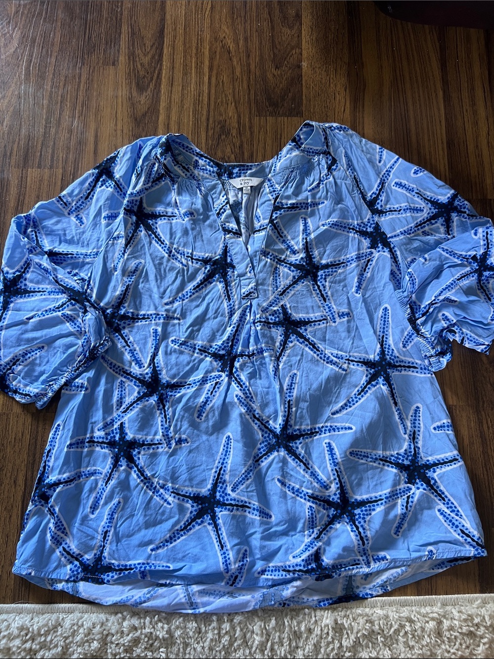 Crown and Ivy Light Blue Starfish Print V-Neck Tunic Top